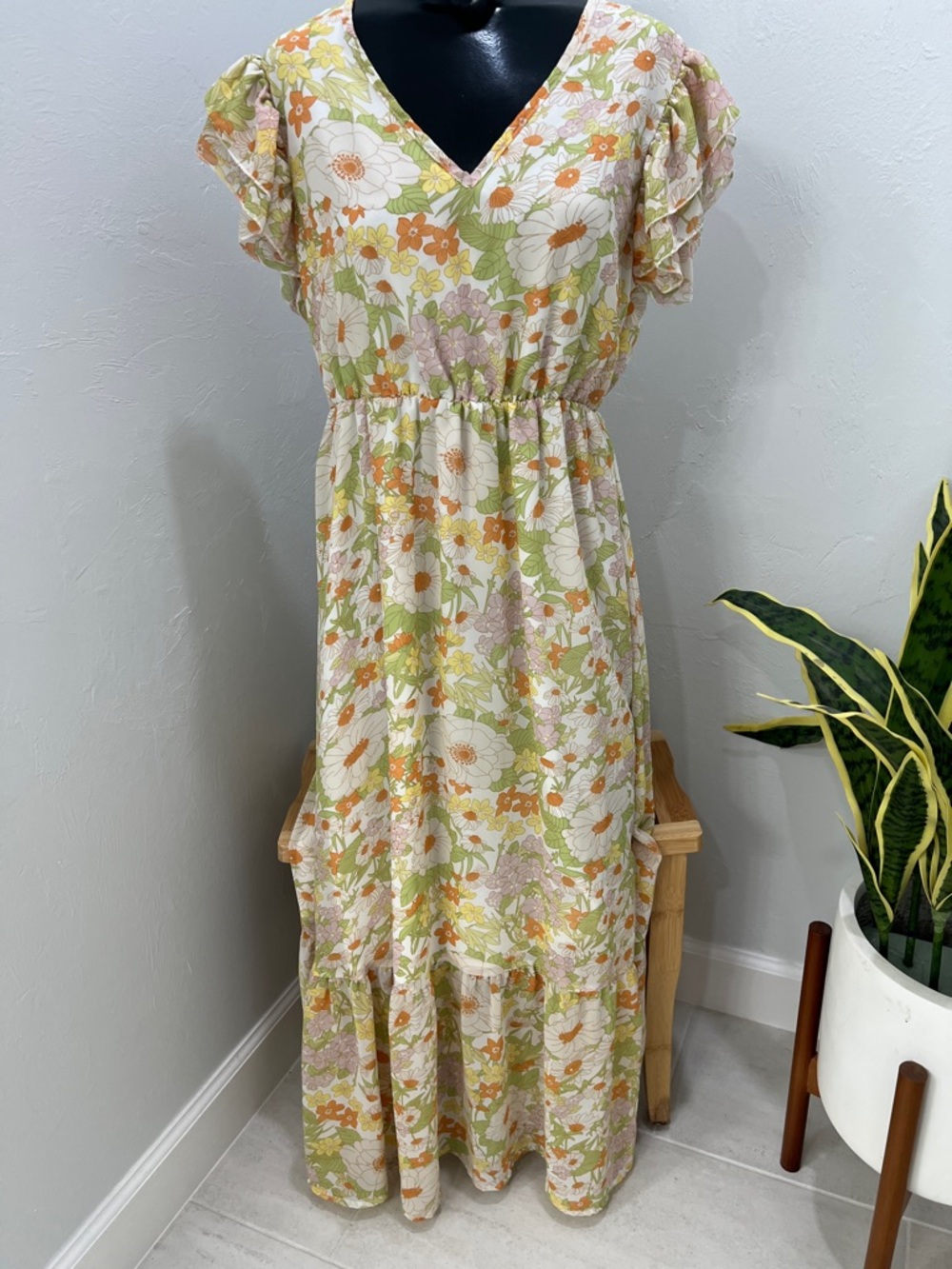Spring Floral V-Neck Maxi Dress in Cream and Green woman’s medium